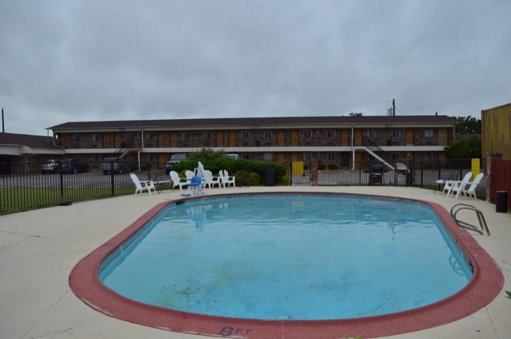 Americas Best Value Inn Crosstimbers Stephenville Kültér fotó