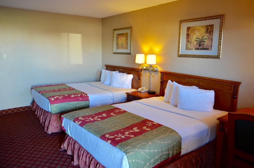 Americas Best Value Inn Crosstimbers Stephenville Kültér fotó
